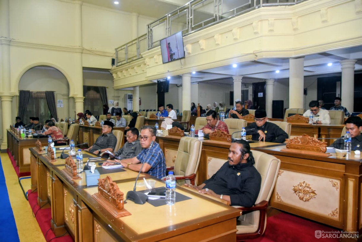 30 Oktober 2025 Rapat Paripurna Tingkat I Tahap 1 Penyampaian Nota Pengantar RKUA Dan PPAS Anggaran Pendapatan dan Belanja Daerah Kabupaten Sarolangun Tahun Anggaran 2026