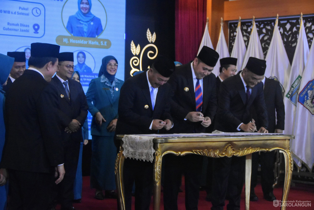 10 Maret 2025 - Pelantikan Ketua TP PKK, Bunda PAUD, Ketua Dekranasda Se Provinsi Jambi Bertempat di Auditorium Rumah Dinas Gubernur Jambi