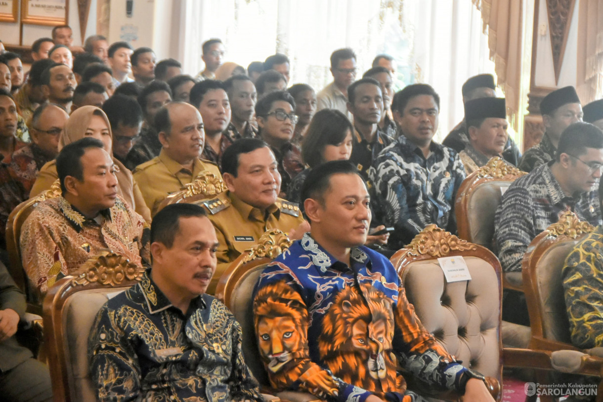 25 Juni 2024 - Launching Implementasi Sertipikat Elektronik Pada 7 Kantor Pertanahan Kabupaten Di Provinsi Jambi Dan Penyerahan Sertipikat Program Prioritas Nasional Kepada Peserta Simbolis, Bertempat di Au