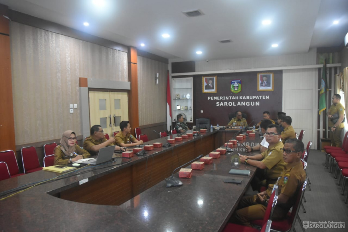 10 Februari 2025 - Rapat TPID Via Zoom Meeting Bertempat di Ruang Pola Utama Kantor Bupati Sarolangun 