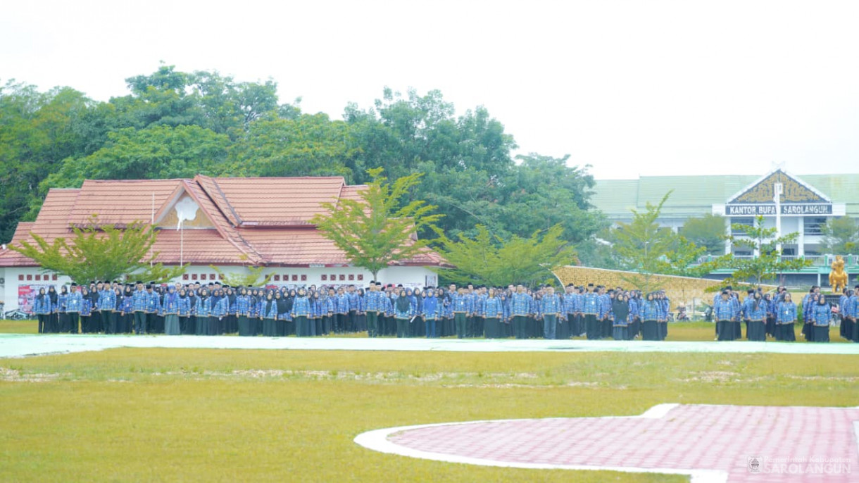 28 Oktober 2025 Upacara Hari Peringatan Sumpah Pemuda Ke 97 Tahun 2025 , Launching Perlindungan Jamsostek Bagi Pekerja Rentan, Lembaga Adat Masyarakat dan LPM Kelurahan dan&nbsp;Penyerahan Satu Unit Truk Sampah Ke Dinas LHD Sarolangun&nbsp;&nbsp;
