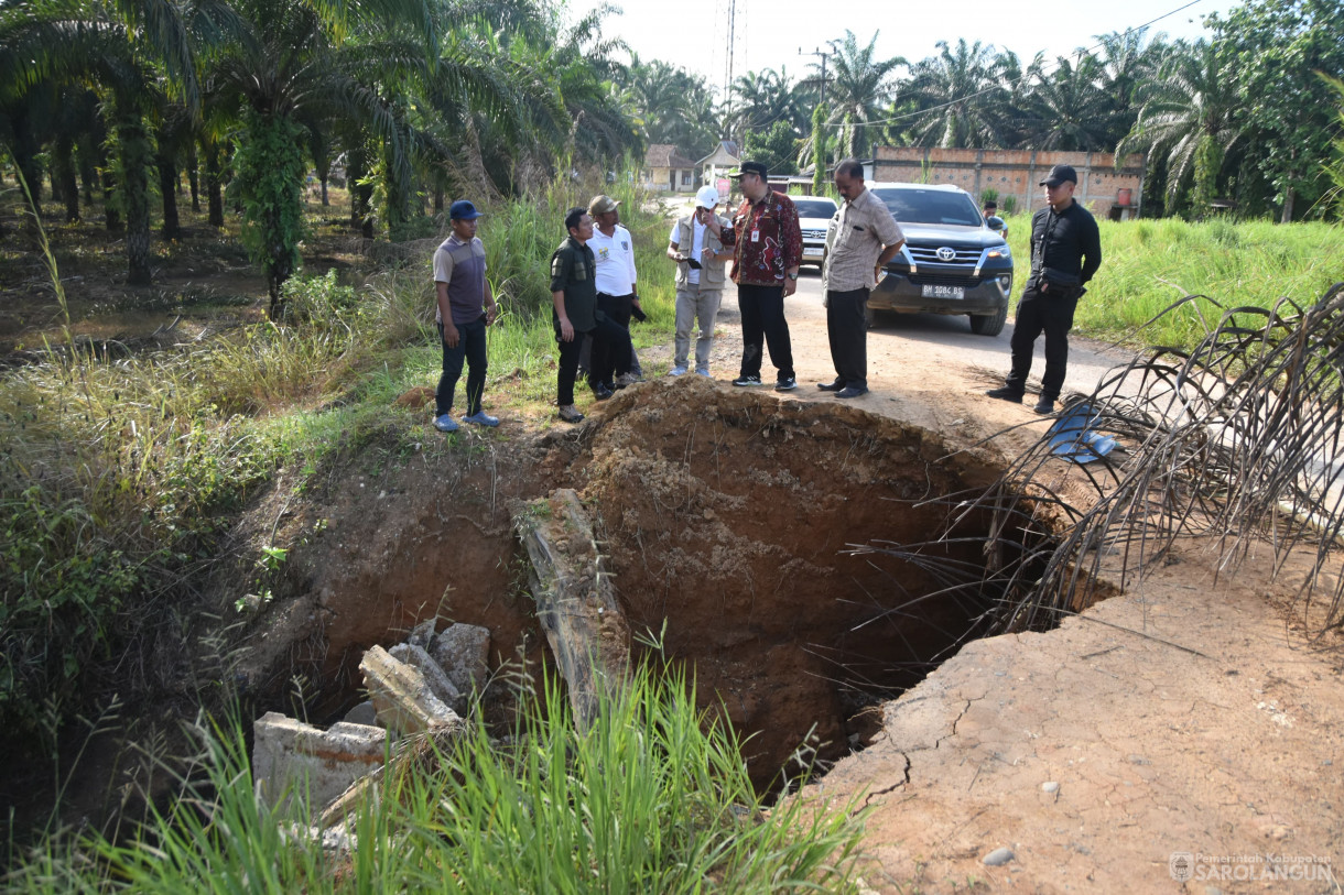 4 Februari 2024 - Meninjau Jalan Rusak Di Desa Bukit Suban Kecamatan Air Hitam