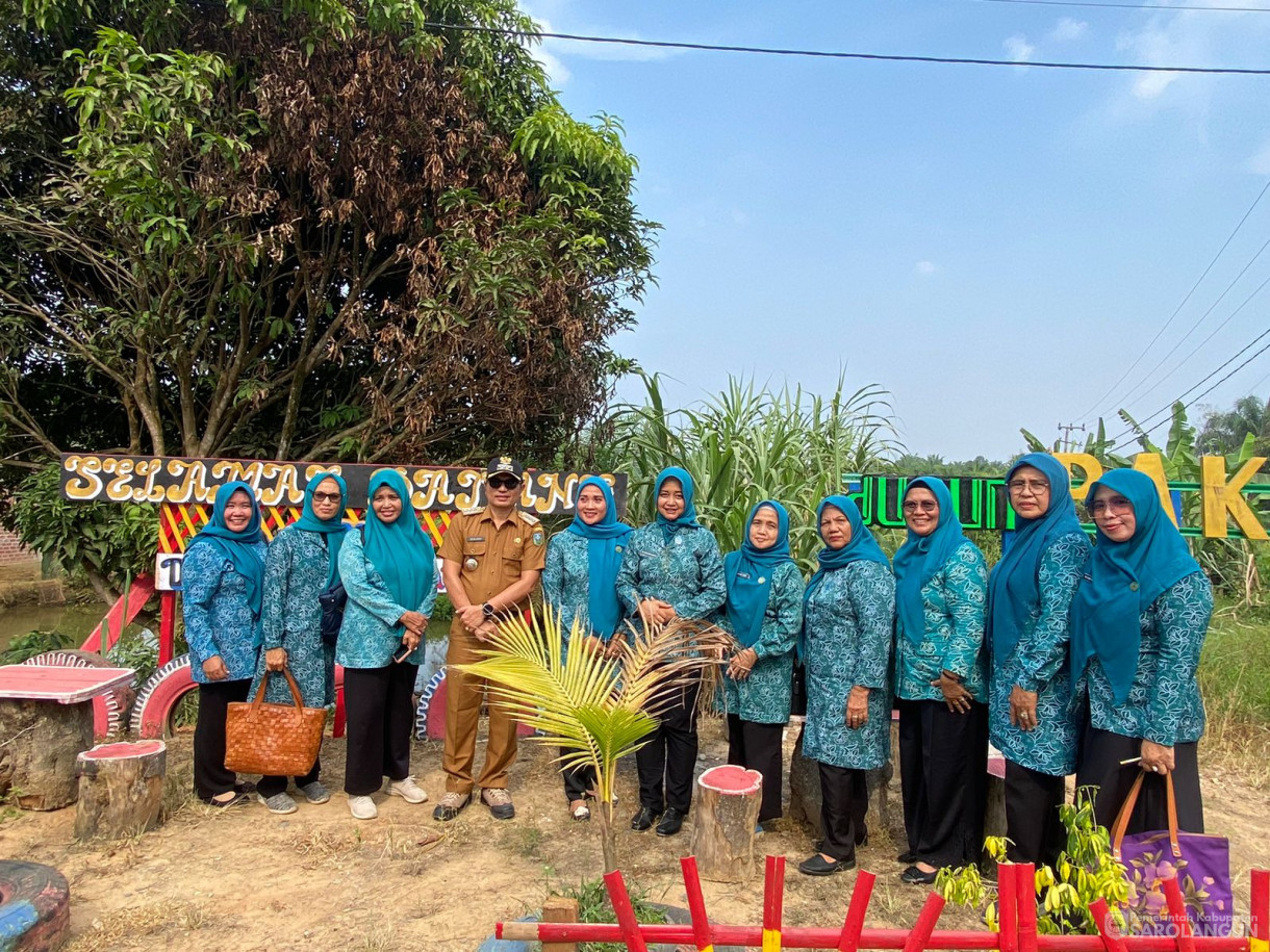 Jum’at, 29 September 2023,&nbsp;Kegiatan Ibu Penjabat Bupati Sarolangun meninjau dasawisma di 5 dusun di desa Pematang Kabau kecamatan Air Hitam. Desa yg terpilih mengikuti lomba dasawisma&nbsp; di tingkat kabupaten Sarolangun