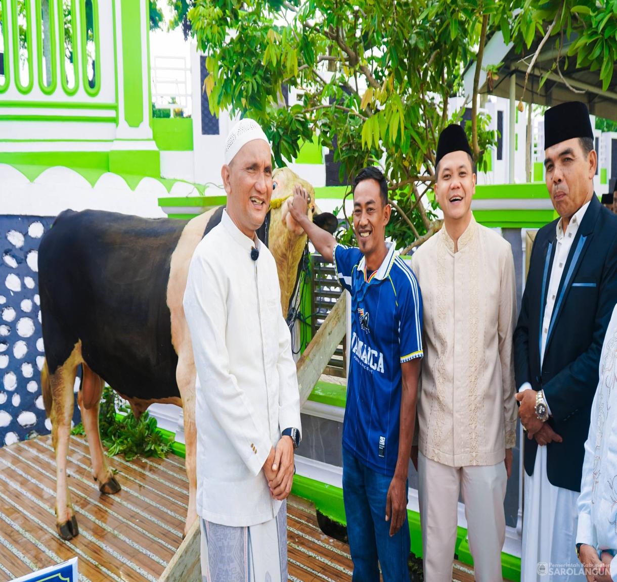27 Mei 2026 Penyerahan Hewan Kurban dari&nbsp; Presiden Republik Indonesia kepada Panitia Qurban Masjid Alfalah Sarolangun