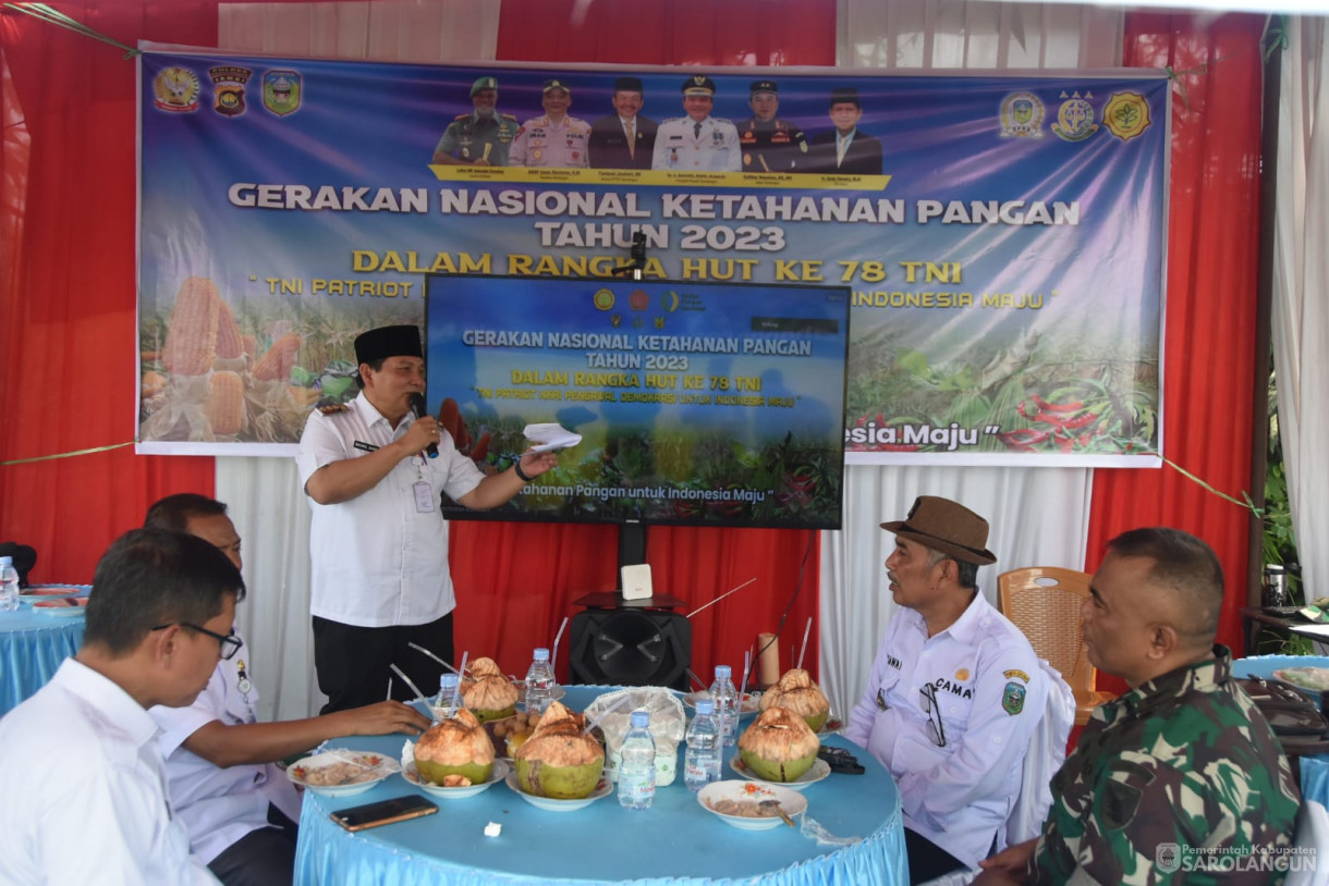 1 November 2023 - Penjabat Bupati Sarolangun Menghadiri Panen Padi Sawah Kelompok Tani Tubas Baru II Dalam Rangka HUT&nbsp; Ke 78 TNI di Desa Pasar Pelawan Kecamatan Pelawan