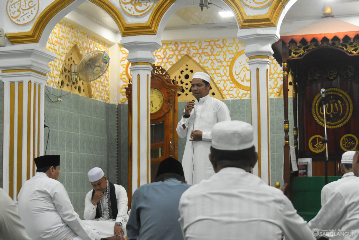 21 September 2023 - Penjabat Bupati Sarolangun Melaksanakan Sholat Subuh Berjamaah di Masjid Nurul Huda Sarolangun