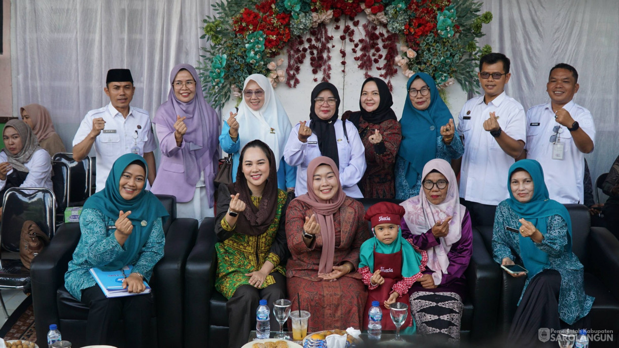 Market Day Oleh Peserta Didik TK Islam Waladun Sholihun Kecamatan Pauh