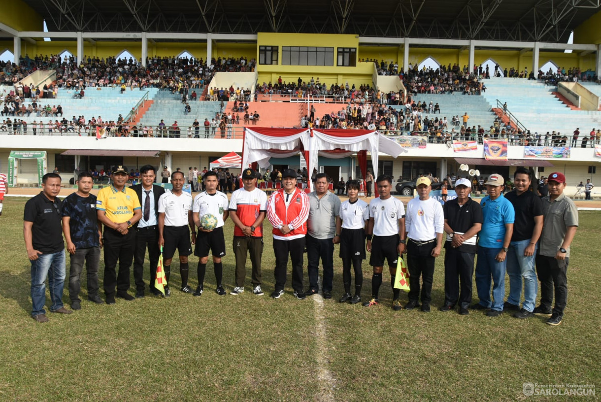 10 September 2023 - Penjabat Bupati Sarolangun Menghadiri Acara Penutupan Liga Askab Sarolangun di Lapangan KONI Sarolangun