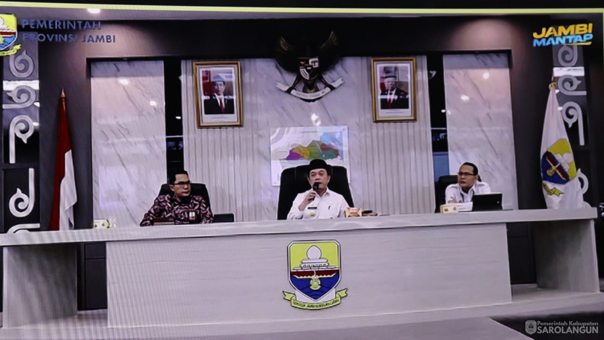 27 Desember 2023 - Rapat Koordinasi Pengendalian Inflasi Dan Penanggulangan Bencana Alam Seluruh Kab Kota Se Provinsi Jambi Via Zoom Meeting Di Ruang Pola Utama Kantor Bupati Sarolangun