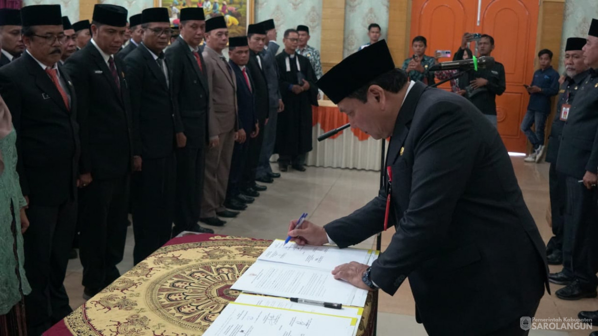 27 Juni 2024 -&nbsp;Pelantikan dan Pengambilan Sumpah Janji Jabatan Pejabat Pimpinan Tinggi Pratama, Administrator dan Pengawas di Lingkungan Pemerintah Kabupaten Sarolangun