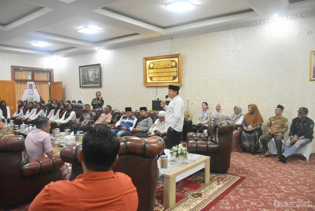 10 Agustus 2024 - Makan Malam Bersama Sekaligus Memberikan Arahan Kepada Anggota Paskibraka Sarolangun, Bertempat di Rumah Dinas Bupati Sarolangun