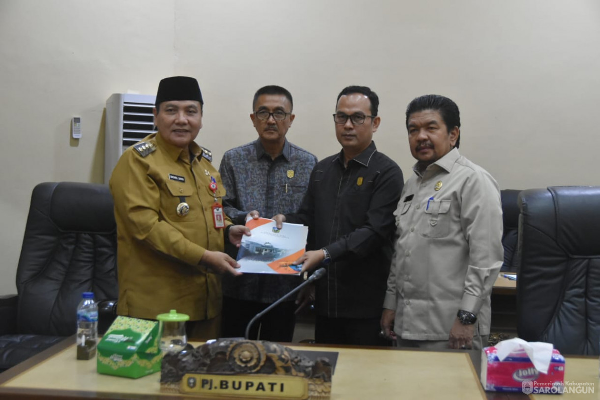 29 April 2024 - Rapat Paripurna Tingkat 1 Tahap 2 Di Gedung DPRD Kabupaten Sarolangun