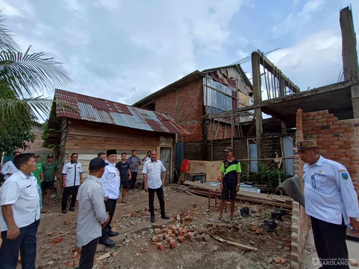 24 Januari 2024 - Mengunjungi Rumah Korban Bencana Angin Puting Beliung Di Desa Pelawan Jaya Kecamatan Pelawan