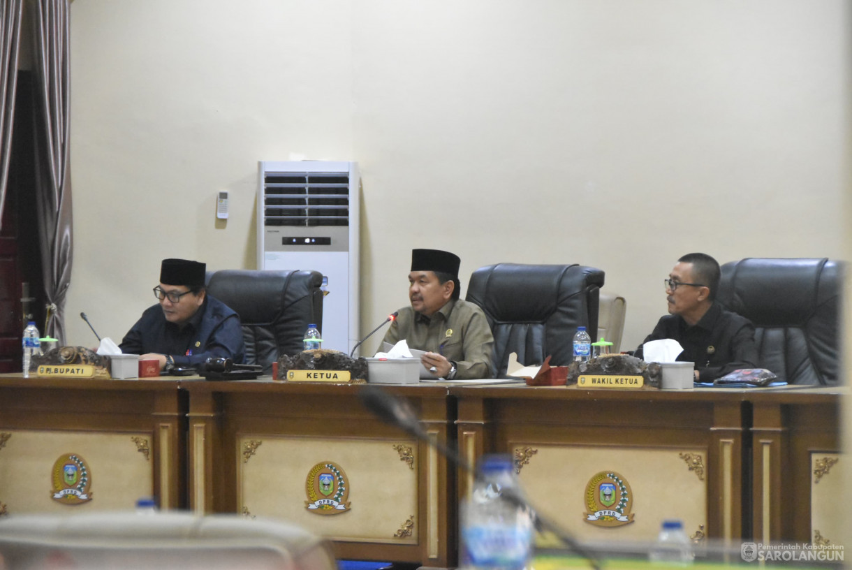 30 Juli 2024 - Rapat Paripurna Tingkat I Tahap 2 Pandangan Umum Fraksi DPRD Terhadap RKUA Dan PPAS APBD Kabupaten Sarolangun, Bertempat di Gedung DPRD Sarolangun