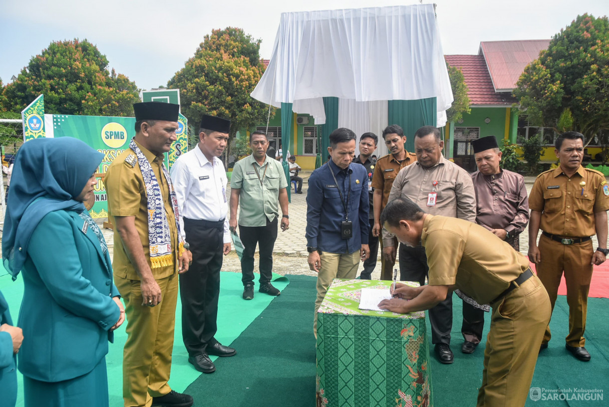 1 Juli 2025 - Sistem Penerima Murid Baru