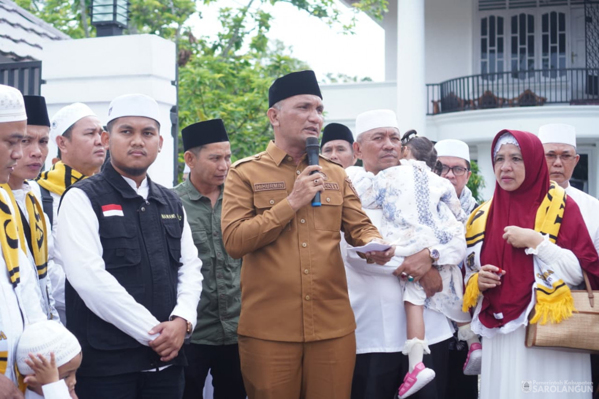 30 September 2025&nbsp; Pelepasan Jamaah Umroh Rombongan H. Muhammad Saihu Bertempat di Desa Pelawan