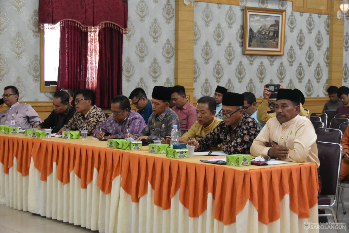 10 Oktober 2023 - Penjabat Bupati Sarolangun Memimpin Rapat Persiapan Pelaksanaan Peringatan HUT Kabupaten Sarolangun Ke 24 Tahun 2023 di Ruang Aula Utama Kantor Bupati Sarolangun