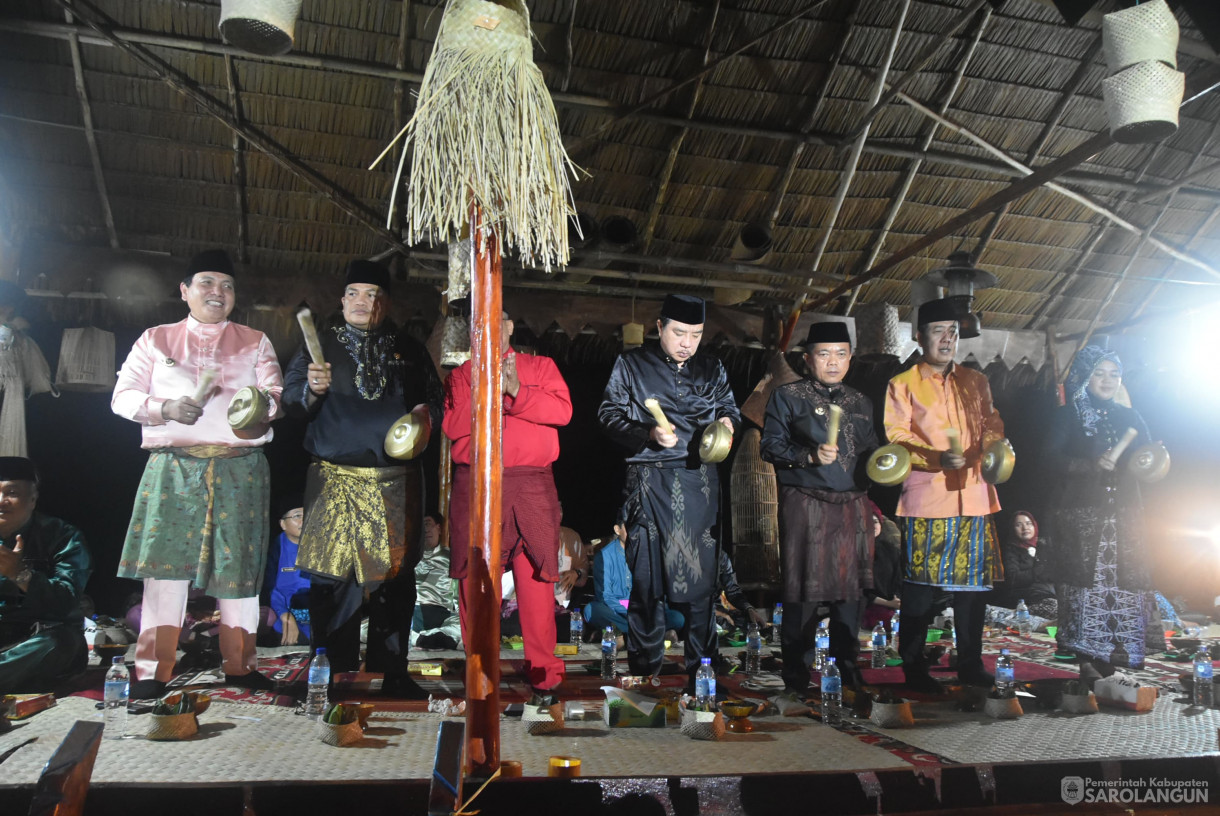 27 Juli 2024 -&nbsp;Festival Biduk Gedang Bselang Angkut Padi, Bertempat di Rumah Tuo Rantau Panjang Gelanggang Bantai Adat Dusun Baru Tabir Kabupaten Merangin