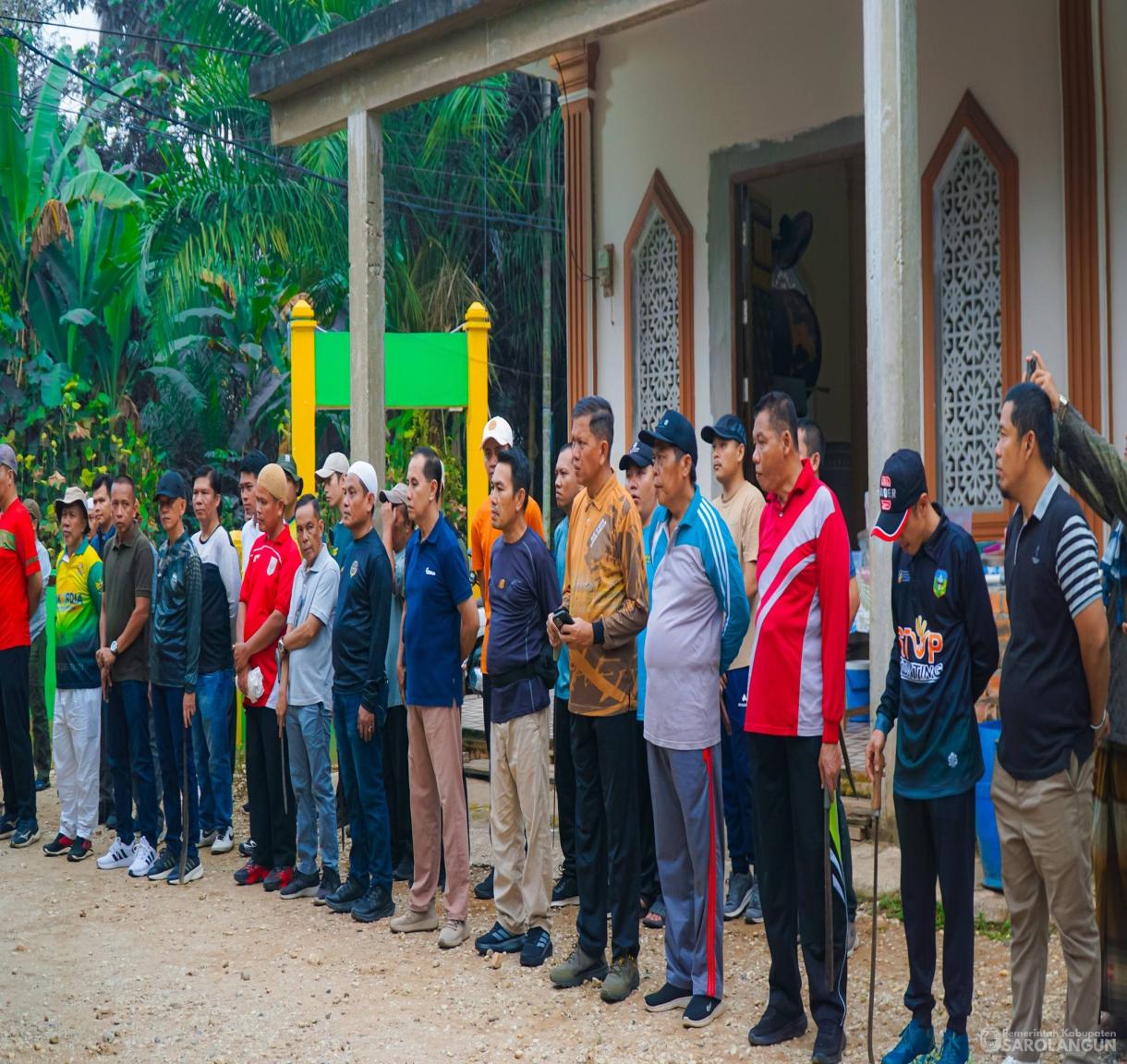 5 Juni 2026 Bupati Sarolangun, Wakil Bupati Sarolangun, Sekretaris Daerah Kabupaten Sarolangun Melaksanakan Gotong Royong Berbakti Maju dari Masjid Jami Attaufiq, Kantor Lurah Gunung Kembang