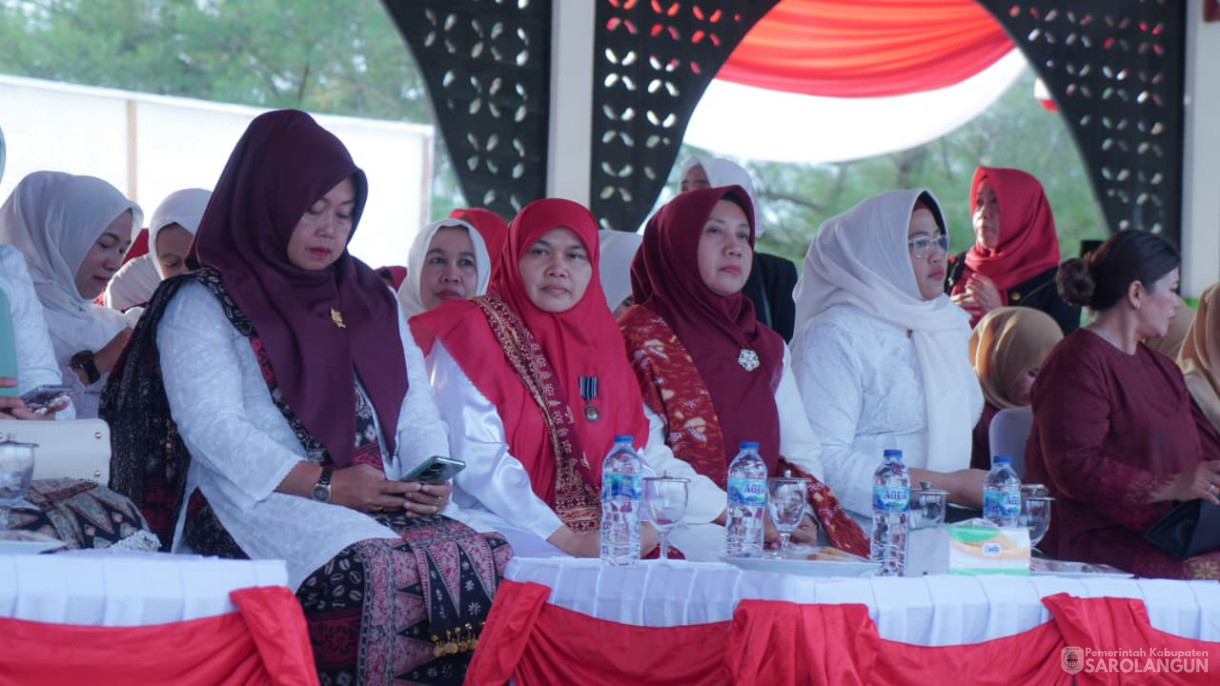 17 Agustus 2025&nbsp; Upacara Penurunan Bendera Merah Putih Bertempat di lapangan Gunung Kembang