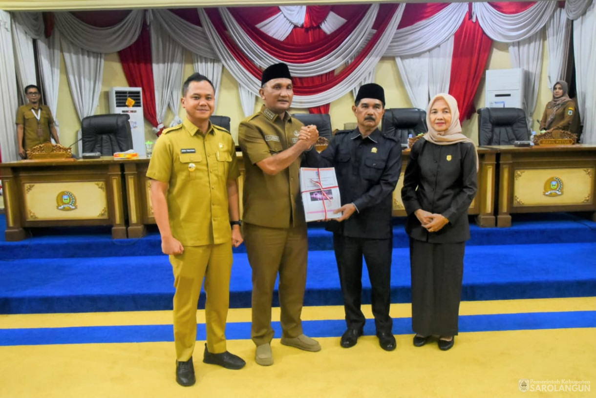 26 Agustus 2025 Rapat Paripurna Tingkat 1 Tahap 1 Penyampaian 4 Ranperda Kabupaten Sarolangun di Gedung DPRD Kabupaten Sarolangun