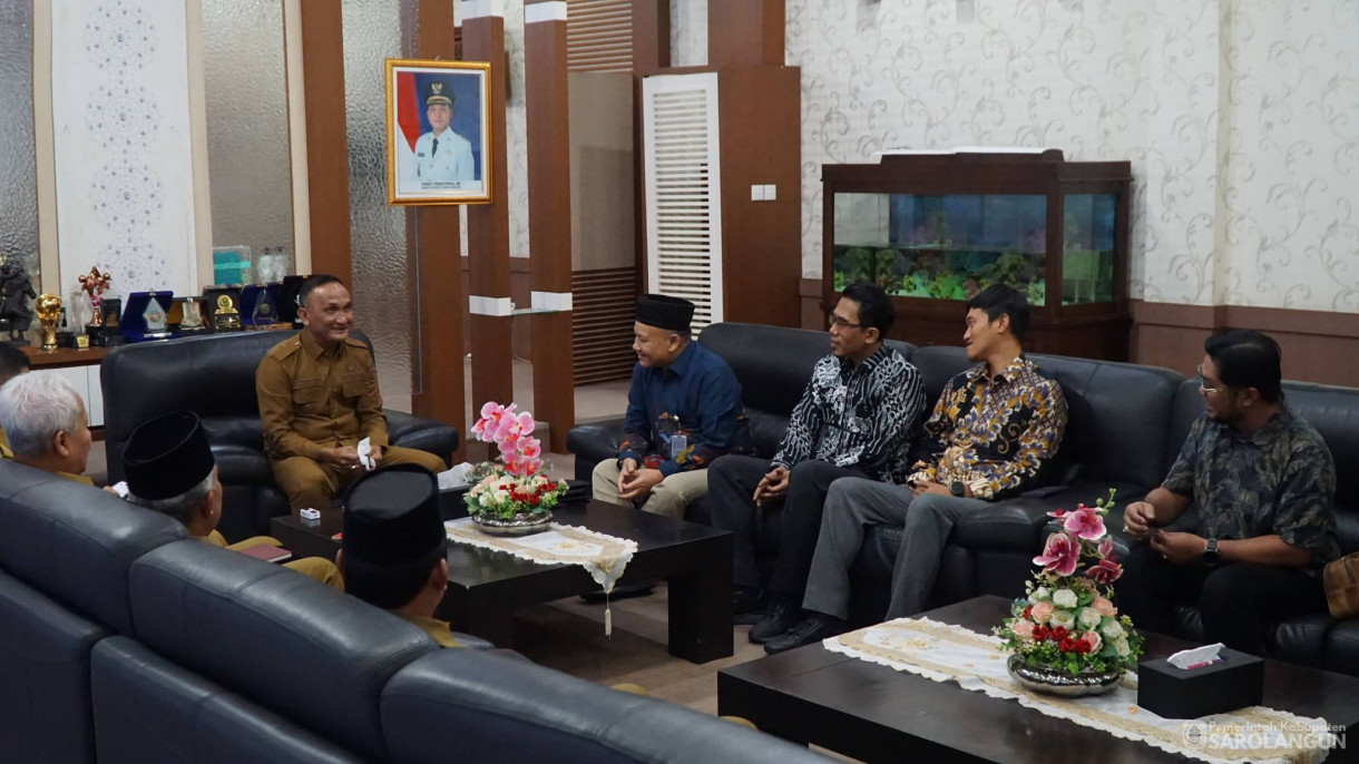 23 Februari 2026&nbsp;Silaturahmi Ketua BPK RI Perwakilan Provinsi Jambi dengan Bupati Sarolangun di Ruang Kerja Bupati Sarolangun