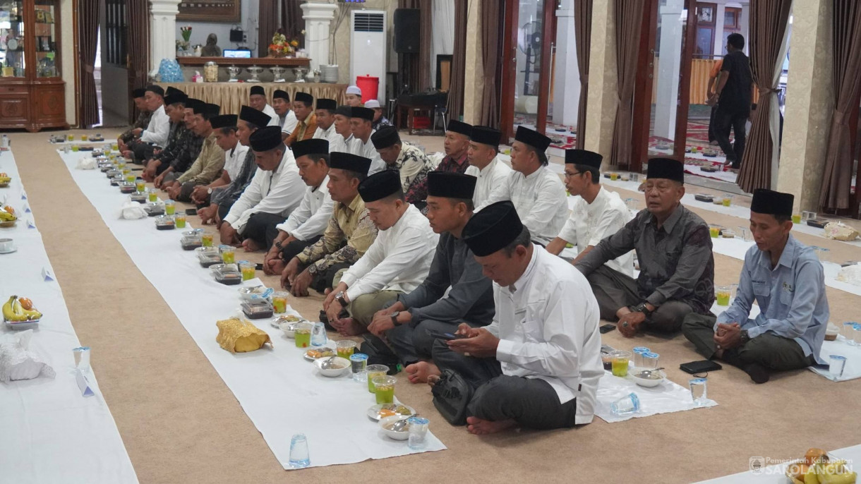 11 Maret 2026&nbsp;Silaturahim dan Buka Puasa bersama Kepala Desa dan Ketua BPD Se Kabupaten Sarolangun