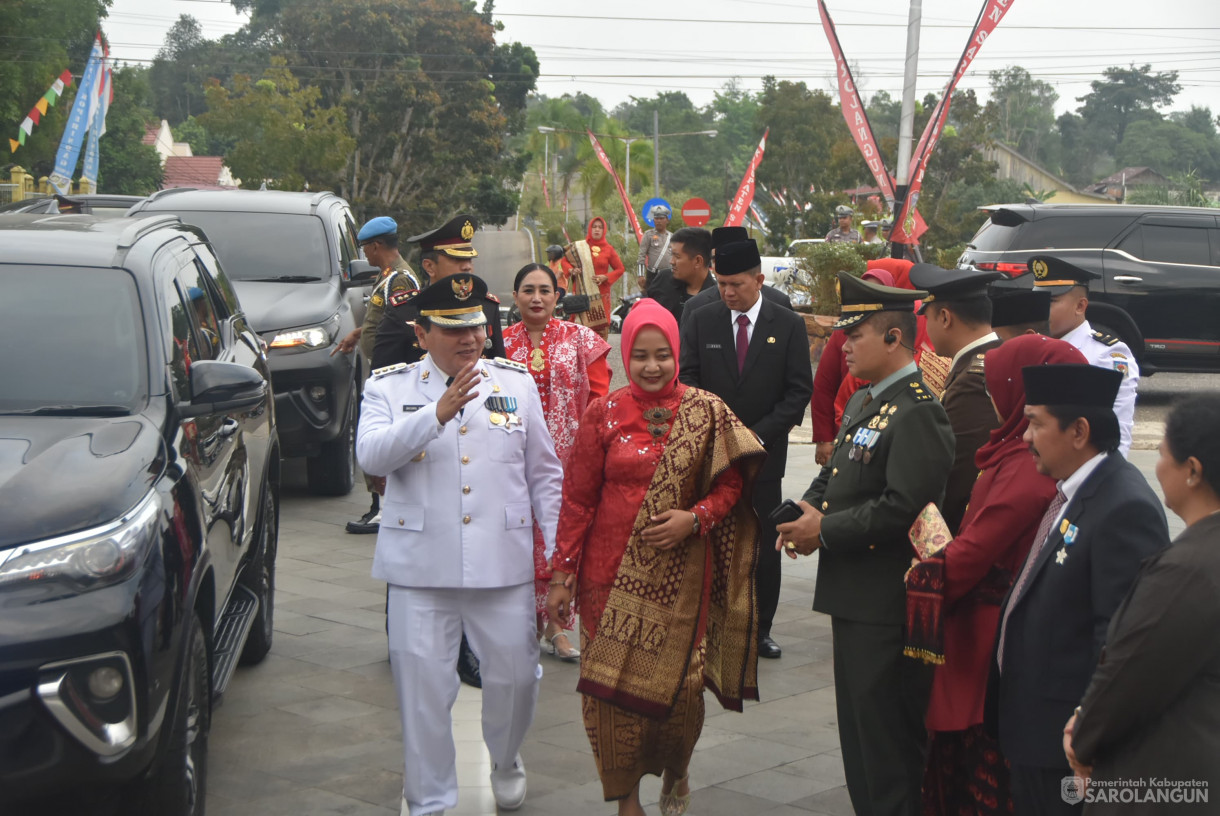 17 Agustus 2024 - Upacara Pengibaran Bendera Merah Putih Dalam Rangka HUT RI Ke 79, Bertempat di Lapangan Gunung Kembang Sarolangun