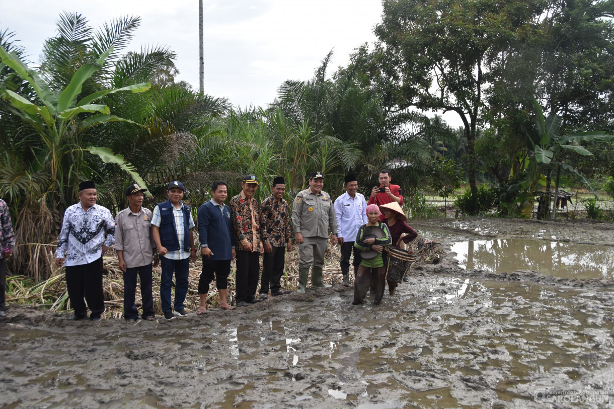 25 November 2023 - Meninjau Saluran Irigasi Yang Rusak Di Sawah Desa Sungai Bemban, Kecamatan Batang Asai