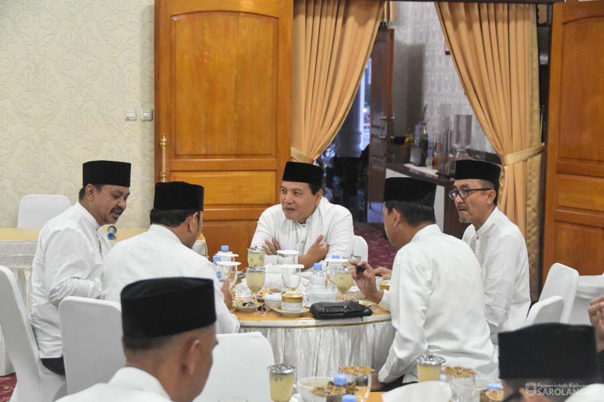 31 Maret 2024 - Buka Bersama Anggota DPRD Kabupaten Sarolangun Di Rumah Dinas Bupati Sarolangun