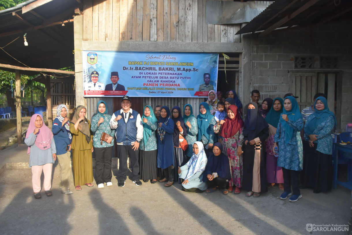 27 April 2024 - Panen Perdana Di Lokasi Peternakan Ayam Petelur Desa Batu Putih