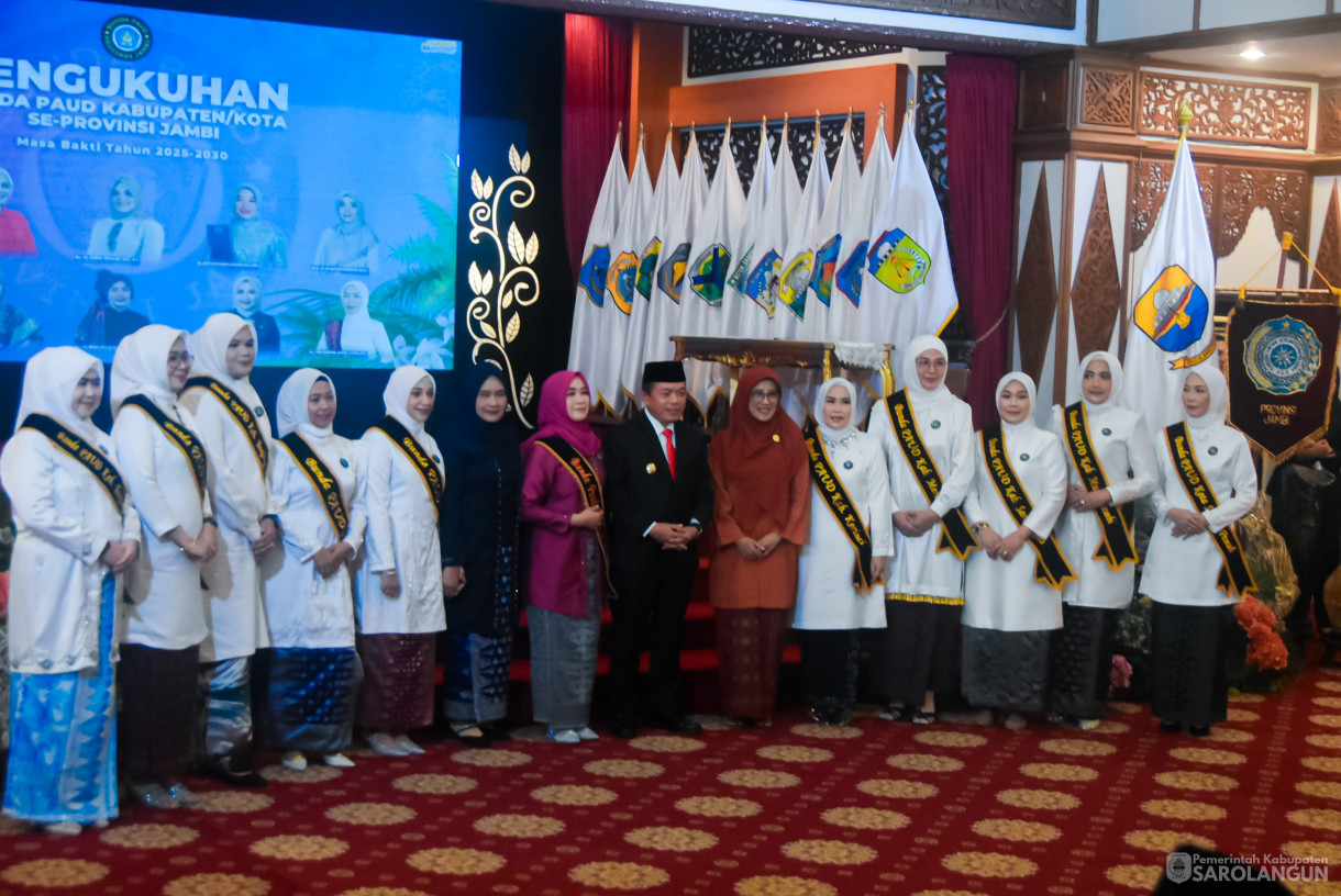 10 Maret 2025 - Pelantikan Ketua TP PKK, Bunda PAUD, Ketua Dekranasda Se Provinsi Jambi Bertempat di Auditorium Rumah Dinas Gubernur Jambi