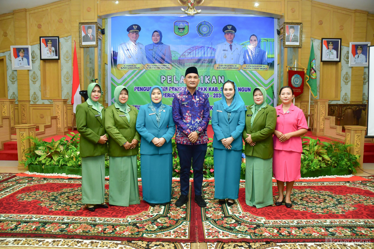 27 Maret 2025 -&nbsp;Pelantikan Pengurus TP PKK Kabupaten Sarolangun Periode Tahun 2025 sd 2030 Oleh Ketua TP PKK Kabupaten Sarolangun Bertempat di Ruang Aula Utama Kantor Bupati Sarolangun