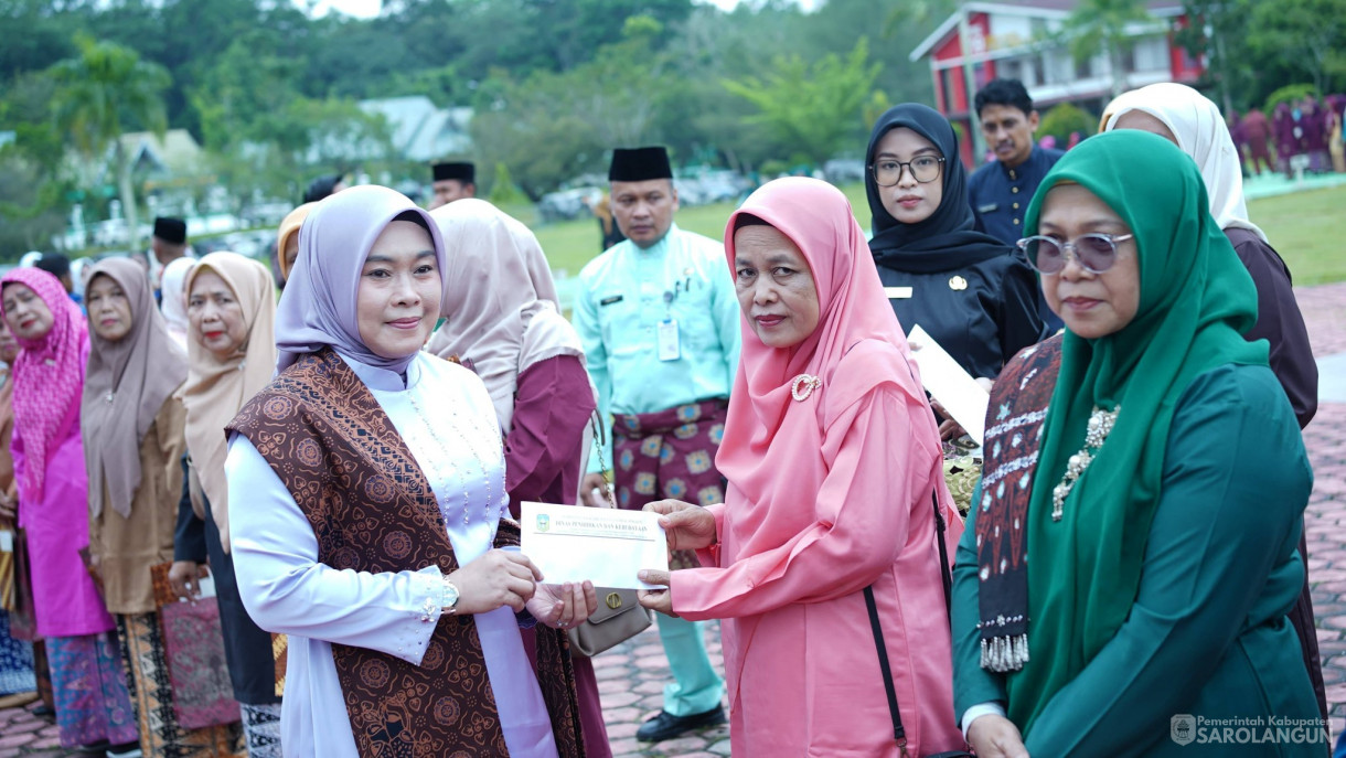 5 Mei 2026 Bupati Sarolangun Pimpin Upacara Peringatan Hari Pendidikan Nasional di Lapangan Gunung Kembang Sarolangun