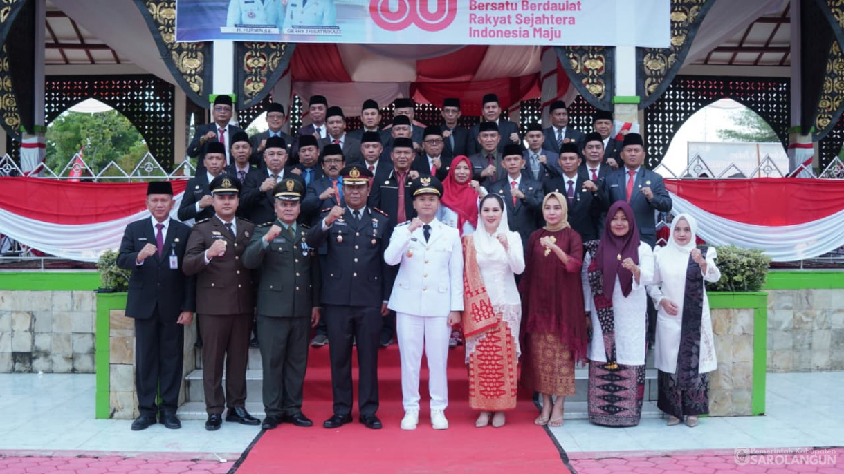 17 Agustus 2025&nbsp; Upacara Penurunan Bendera Merah Putih Bertempat di lapangan Gunung Kembang