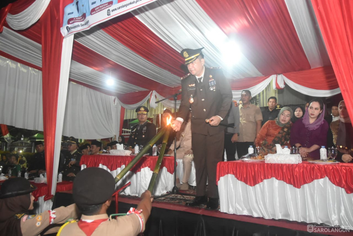 16 Agustus 2025&nbsp; Pawai Obor di Depan Rumah Dinas Bupati Sarolangun