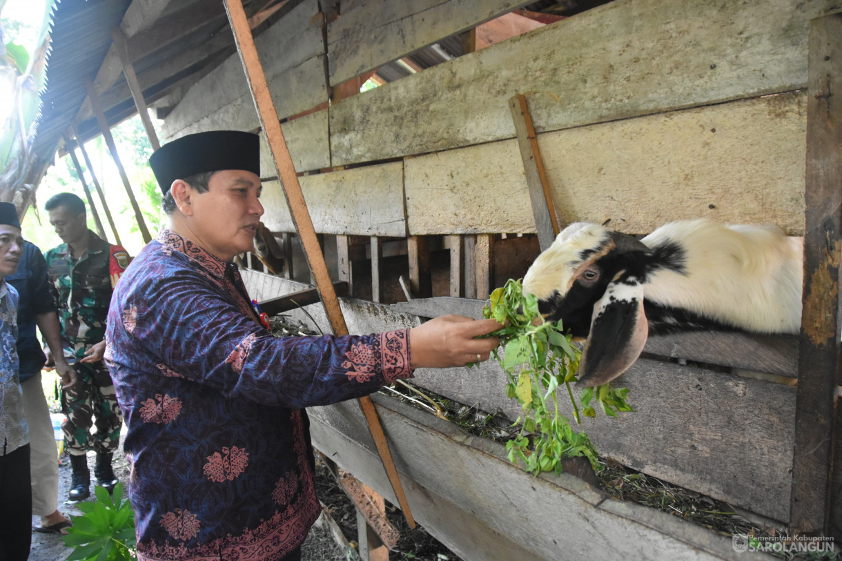 11 Januari 2024 - Monitoring Ternak Kambing Dan Ikan Di Desa Pasar Singkut Kecamatan Singkut