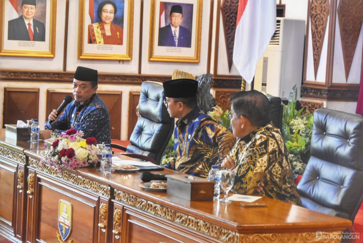 5 Januari 2025 - Silaturahmi Dengan Menteri Desa Dan Pembangunan Daerah Tertinggal Republik Indonesia, Bertempat di Rumah Dinas Gubernur Jambi