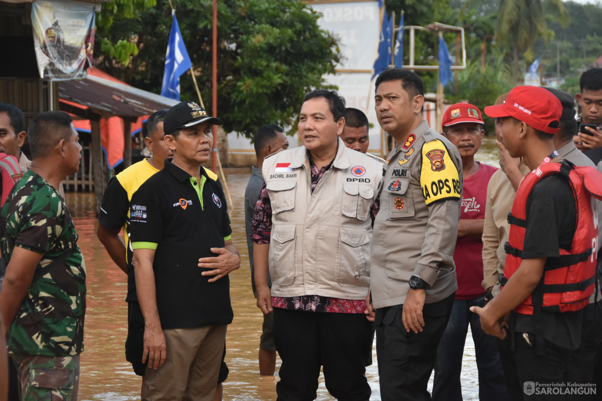 12 Januari 2024 - Meninjau Lokasi Terdampak Banjir Di Desa Pulau Pandan Kecamatan Limun