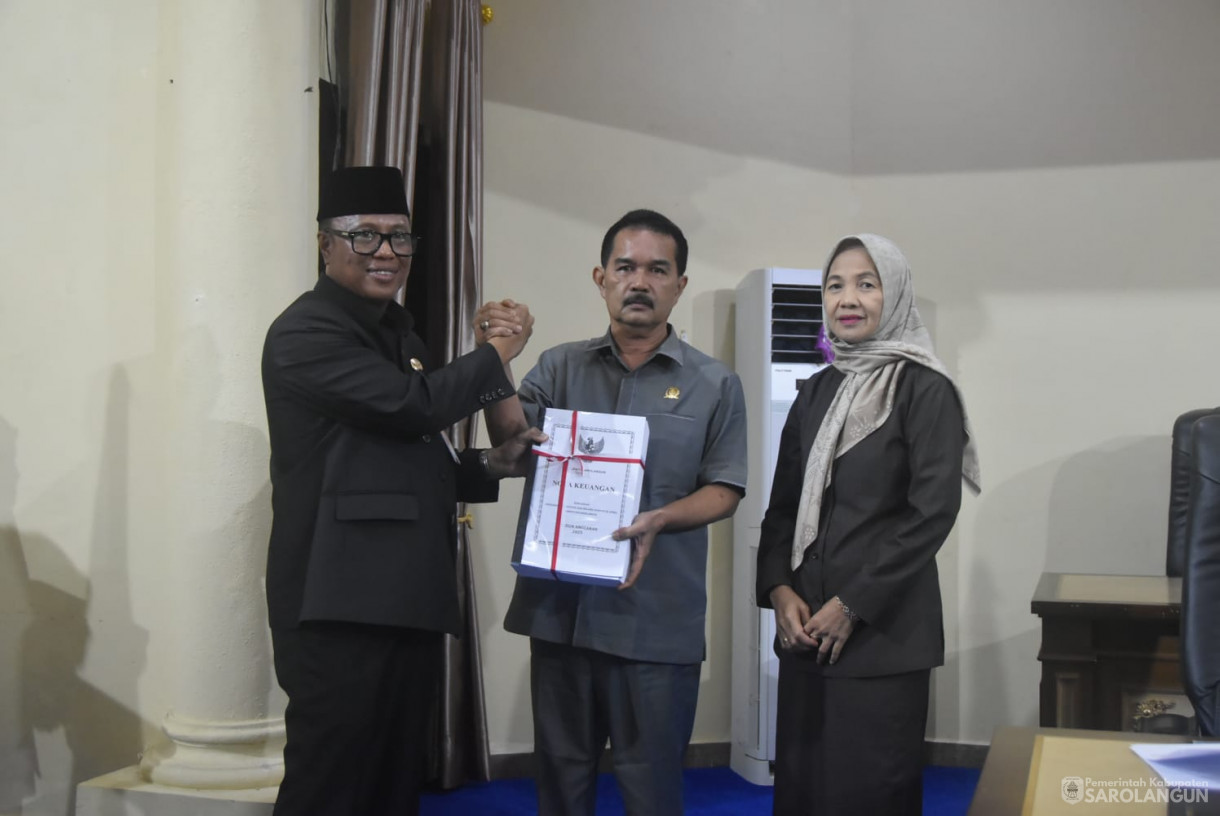 21 November 2024 - Rapat Paripurna Tingkat I Tahap I, Bertempat di Kantor DPRD Kabupaten Sarolangun