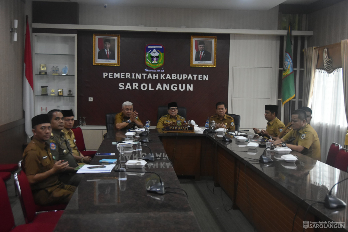 9 Juli 2024 -&nbsp;Rapat Koordinasi Kesiapan Penyelenggaraan Pilkada Serentak Tahun 2024 Via Zoom Meeting, Bertempat di Ruang Pola Utama Kantor Bupati Sarolangun