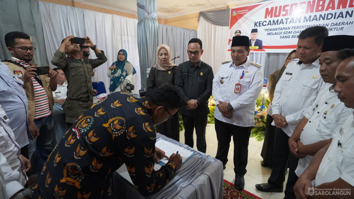 24 Januari 2024 - Musrenbang Kecamatan Mandiangin Di Kantor Camat Mandiangin