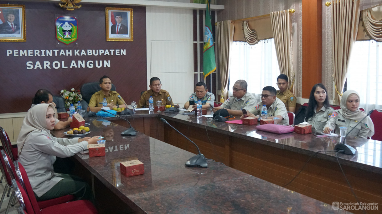 28 Juli 2025 -&nbsp;Zoom Meeting Monitoring Situasi Terkini Penanganan Karhutla Tahun 2025 di Ruang Pola Kerja Kantor Bupati Sarolangun