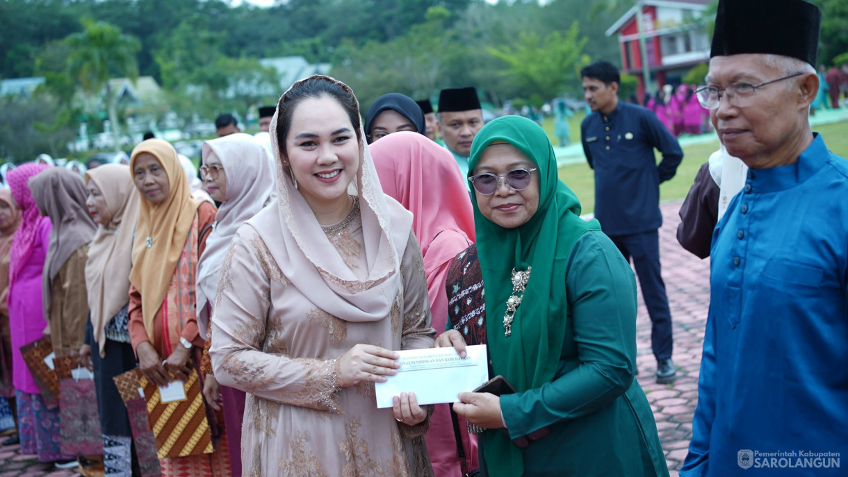 5 Mei 2026 Bupati Sarolangun Pimpin Upacara Peringatan Hari Pendidikan Nasional di Lapangan Gunung Kembang Sarolangun