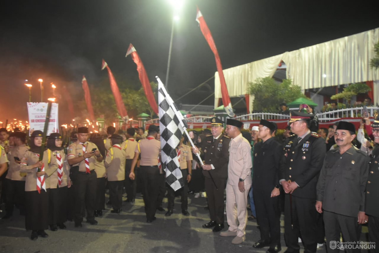 16 Agustus 2025&nbsp; Pawai Obor di Depan Rumah Dinas Bupati Sarolangun