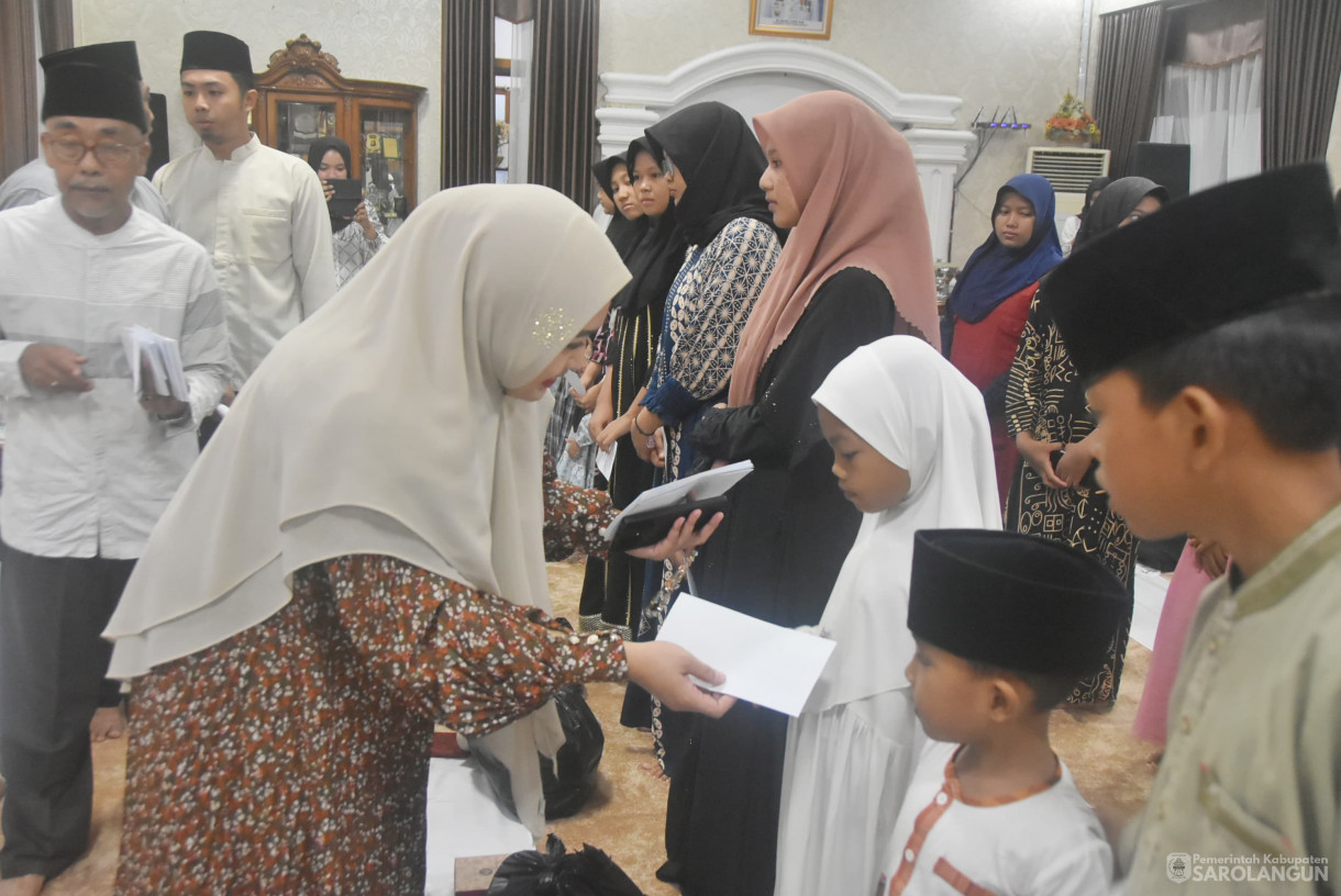 2 Januari 2025 - Yasinan Dan Doa Bersama Serta Santunan Kepada Anak Yatim, Bertempat di Rumah Dinas Bupati Sarolangun