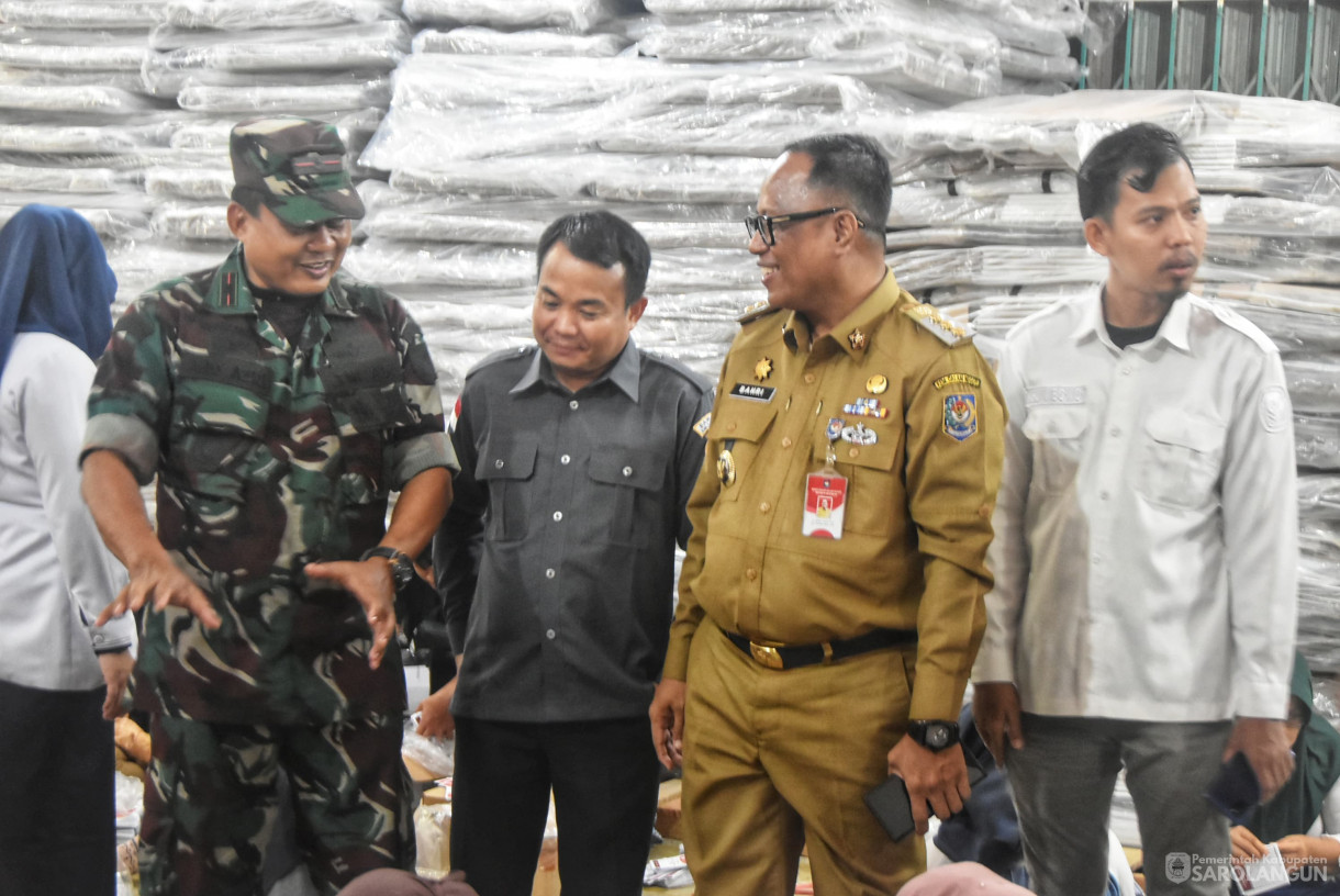 22 Oktober 2024 -&nbsp;Monitoring Pelipatan Surat Suara Pilgub, Bertempat di Kantor KPU Sarolangun