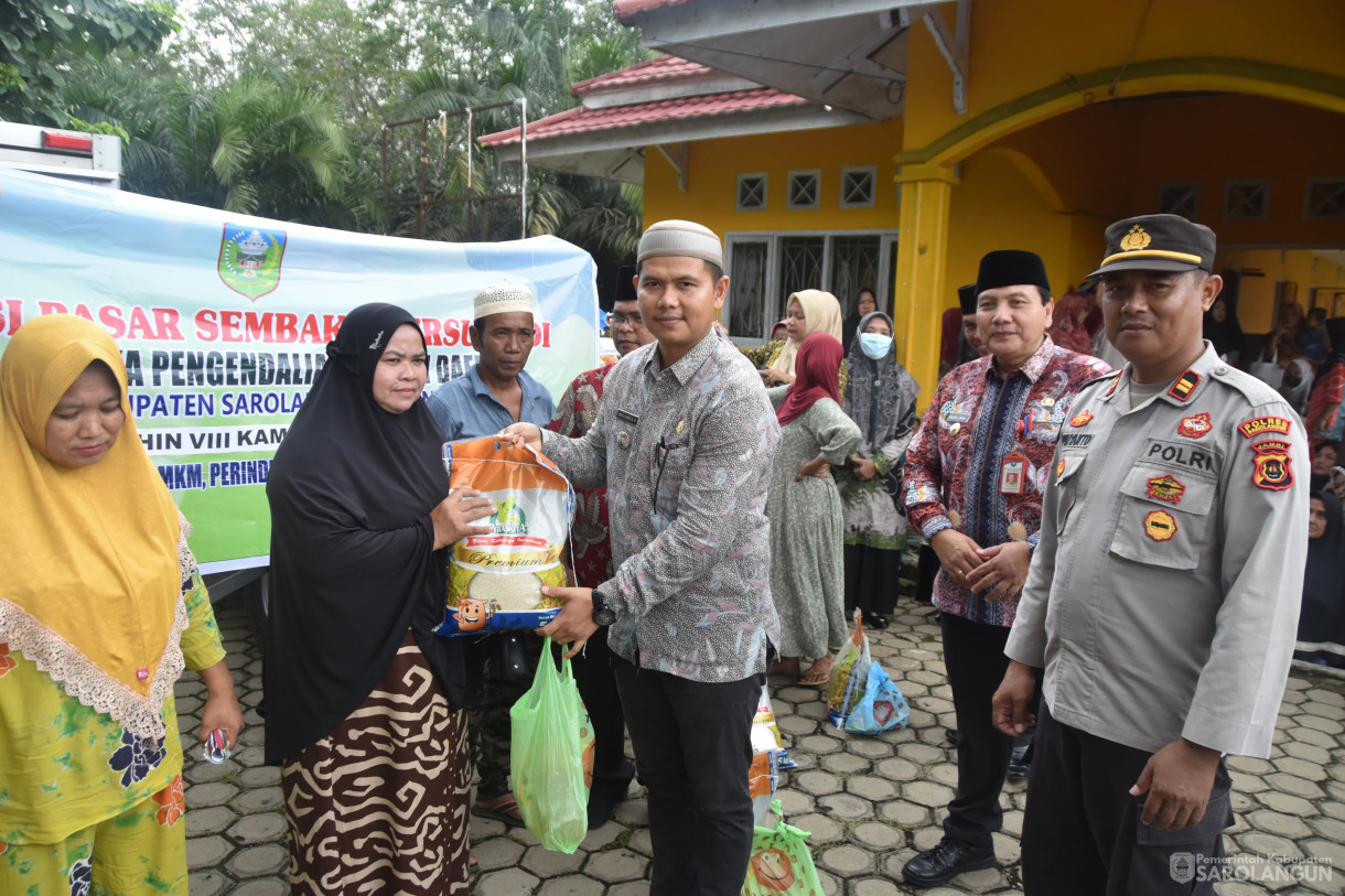 21 Maret 2024 - Operasi Pasar Sembako Bersubsidi Dalam Rangka Pengendalian Inflasi Di Kantor Camat Bathin VIII