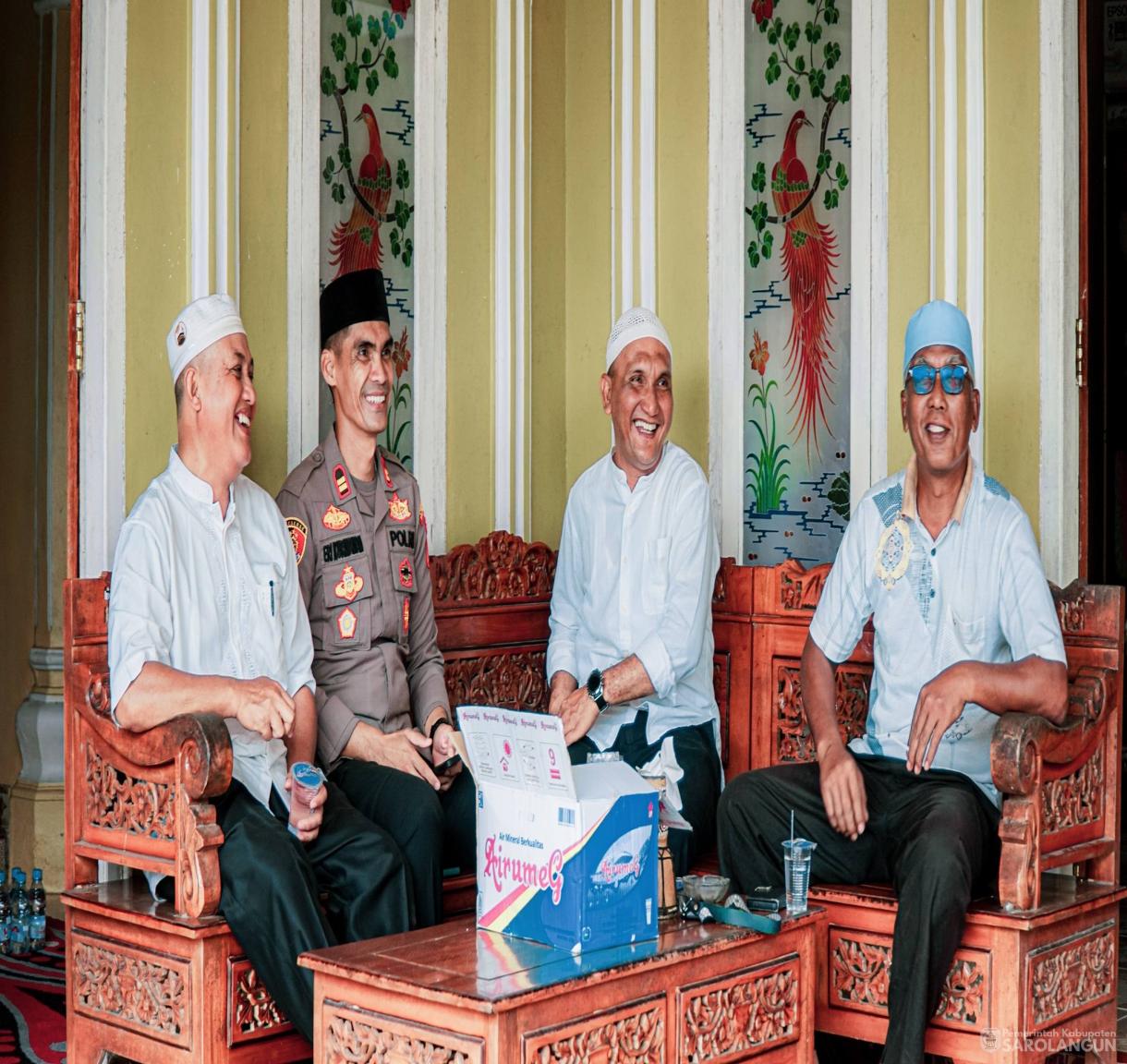 27 Mei 2026 Bupati Sarolangun Menghadiri Sekaligus Menyaksikan Secara Langsung Proses Pemotongan Hewan Kurban 46 Ekor Sapi, 2 Ekor Kambing di Desa Rantau Gedang Kecamatan Bathin VIII