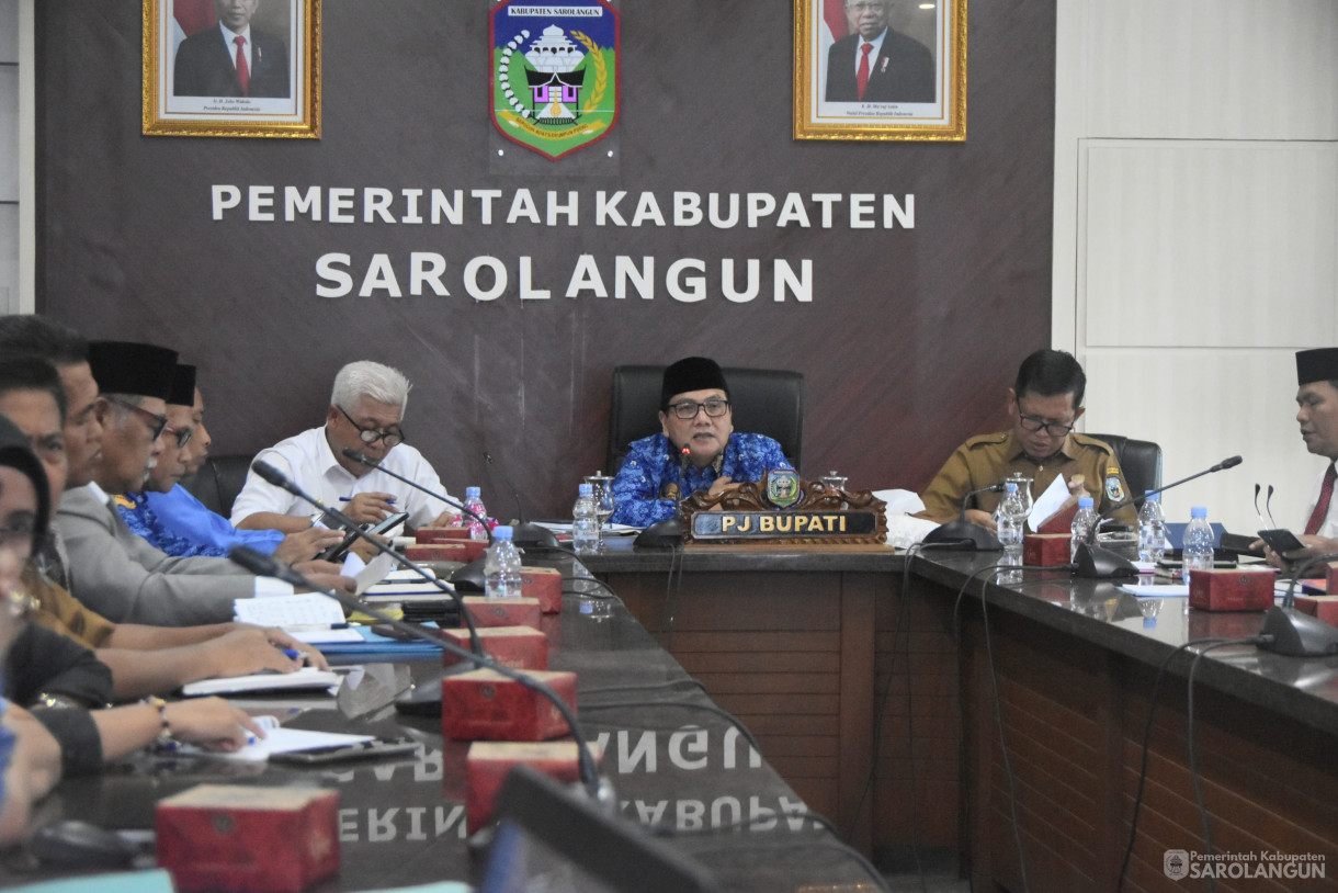 3 Juni 2024 - Rapat Realisasi Apbd Kabupaten Sarolangun Tahun 2024 Di Ruang Pola Utama Kantor Bupati Sarolangun